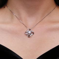 Colar Elos Cravejados Prata 925 e Moissanite  XYN101312